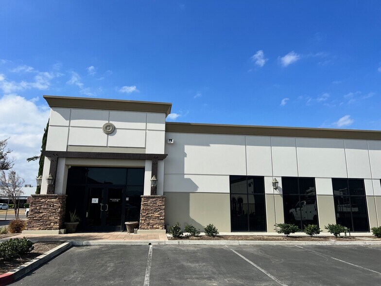 More Photos Of 501 Queensland Cir, Corona Office For Lease