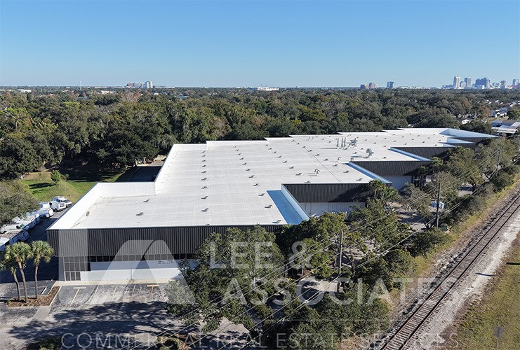 More Photos Of 3071 N Orange Blossom Trl, Orlando Warehouse For Lease