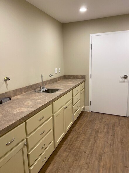 More Photos Of 1509 W 3rd St, Farmville Medical For Lease