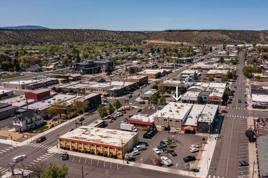 More Photos Of 320 N Main St, Prineville Storefront Retail Office For Sale