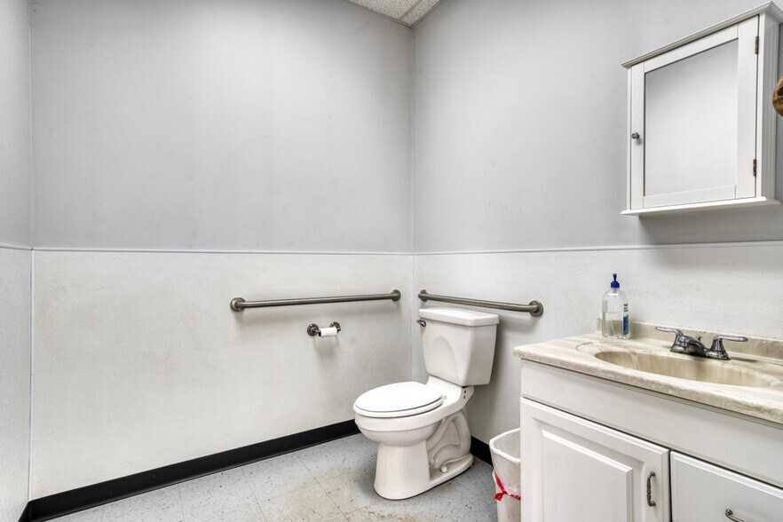 More Photos Of 9360 Osr, Midway Specialty For Lease