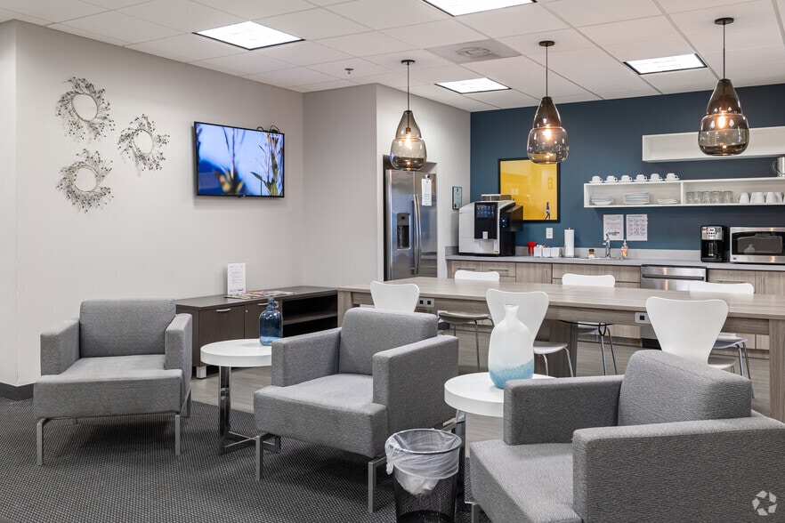 Primary Photo Of 400 W Capitol Ave, Little Rock Coworking Space