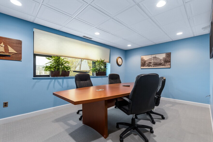 More Photos Of 1 Harris St, Newburyport Medical For Lease