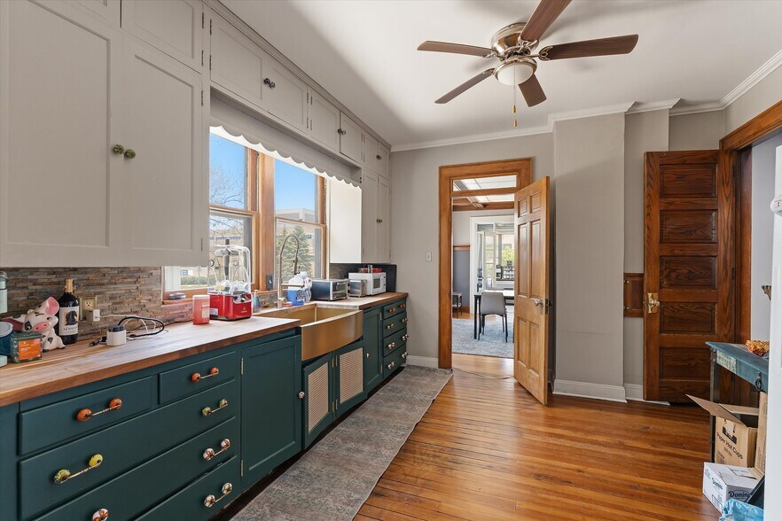 More Photos Of 1028 E Colfax Ave, South Bend Office For Sale