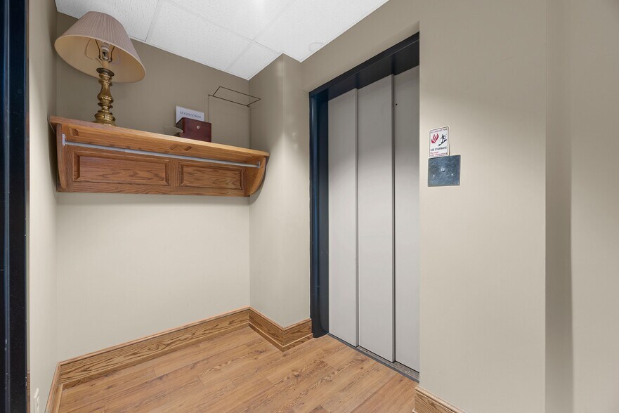 More Photos Of 70 Park Ave W, Mansfield Office For Sale