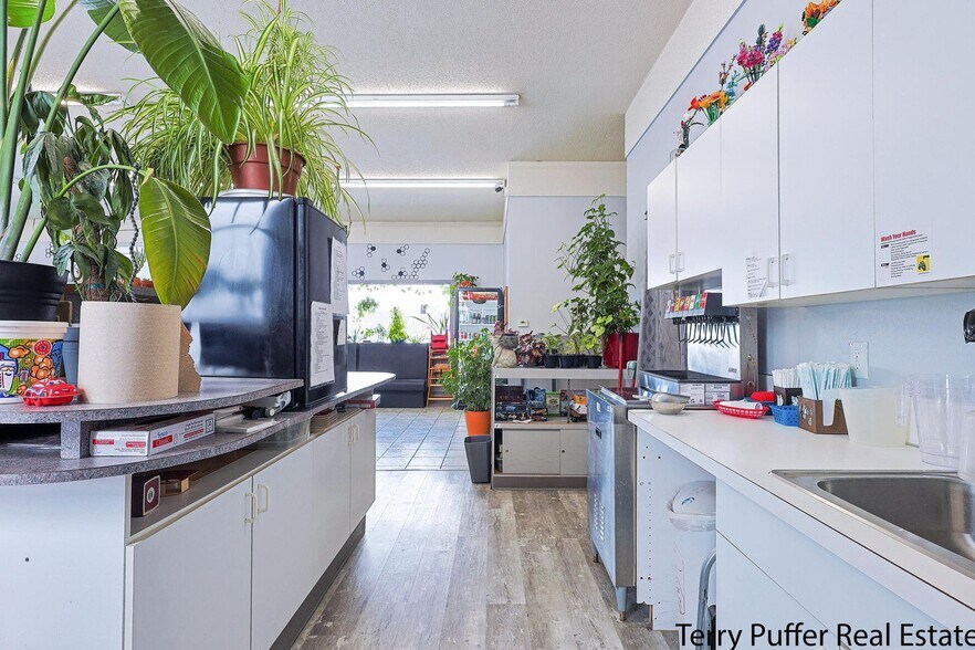 More Photos Of 246 Division St, Hesperia Restaurant For Sale