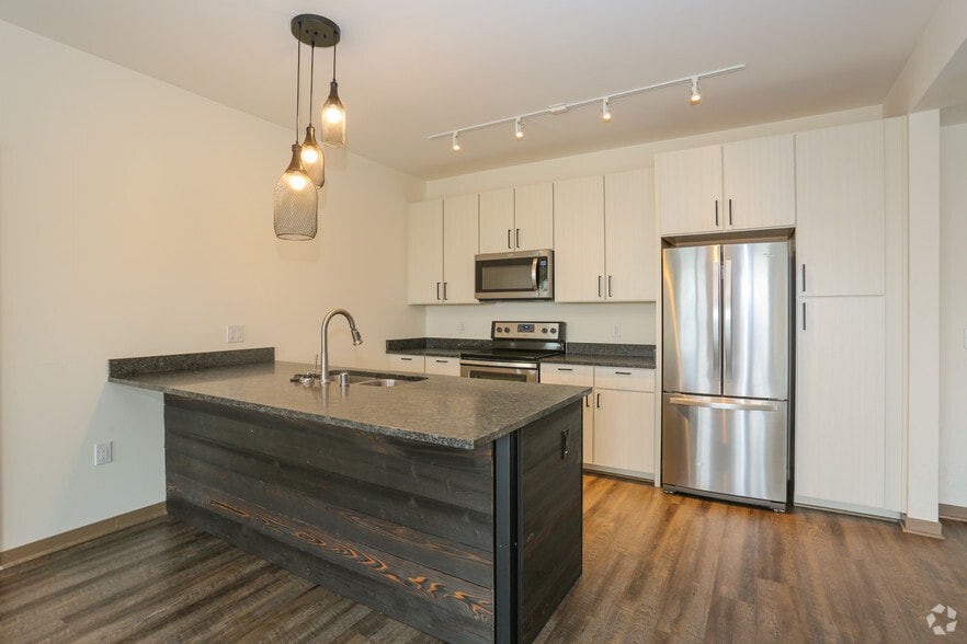 More Photos Of 7955-7973 S Main St, Oak Creek Apartments For Lease