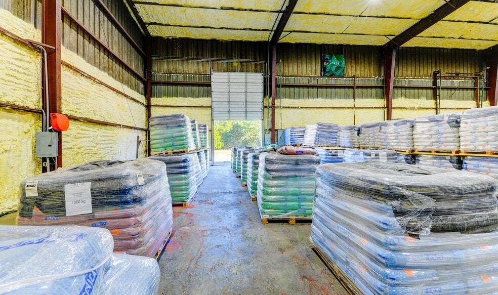 More Photos Of 819 Industrial Rd, Centerville Manufacturing For Sale