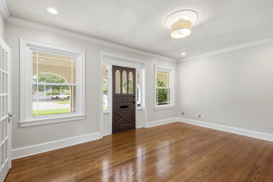 More Photos Of 537 E Park Ave, Tallahassee Office For Sale