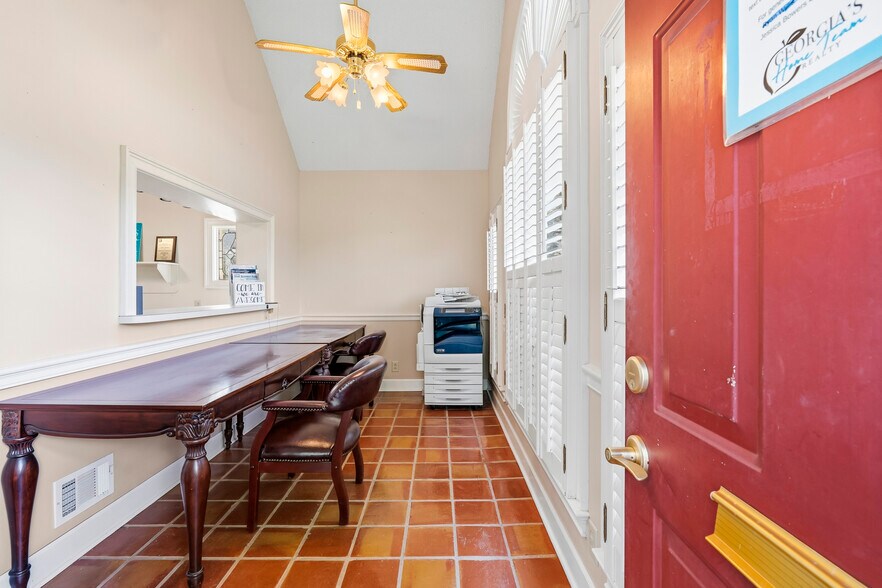 More Photos Of 3357 Vineville Ave, Macon-Bibb Office Residential For Sale