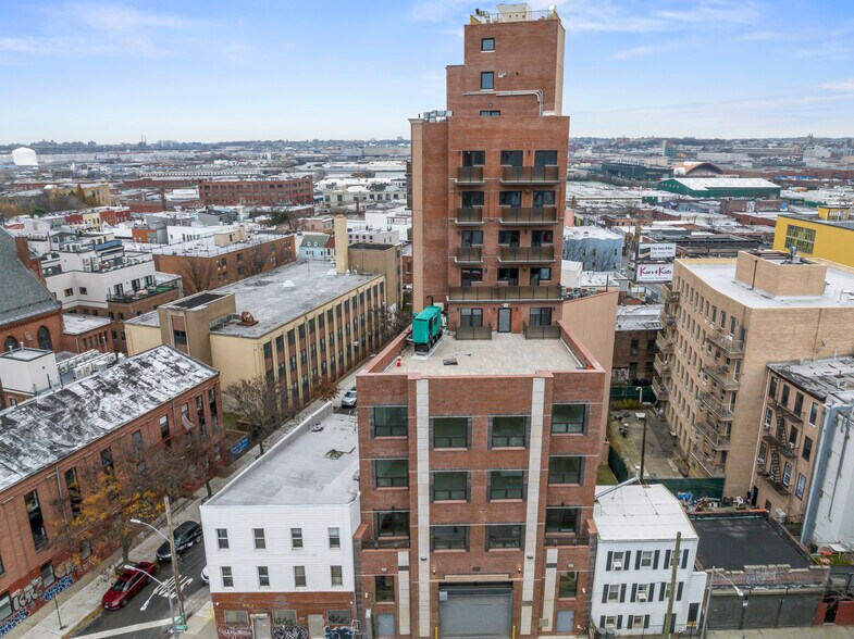 More Photos Of 14 Olive St, Brooklyn Hotel For Lease