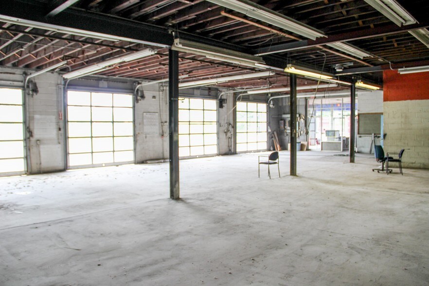 More Photos Of 555 US Highway 46, Wayne Auto Repair For Sale