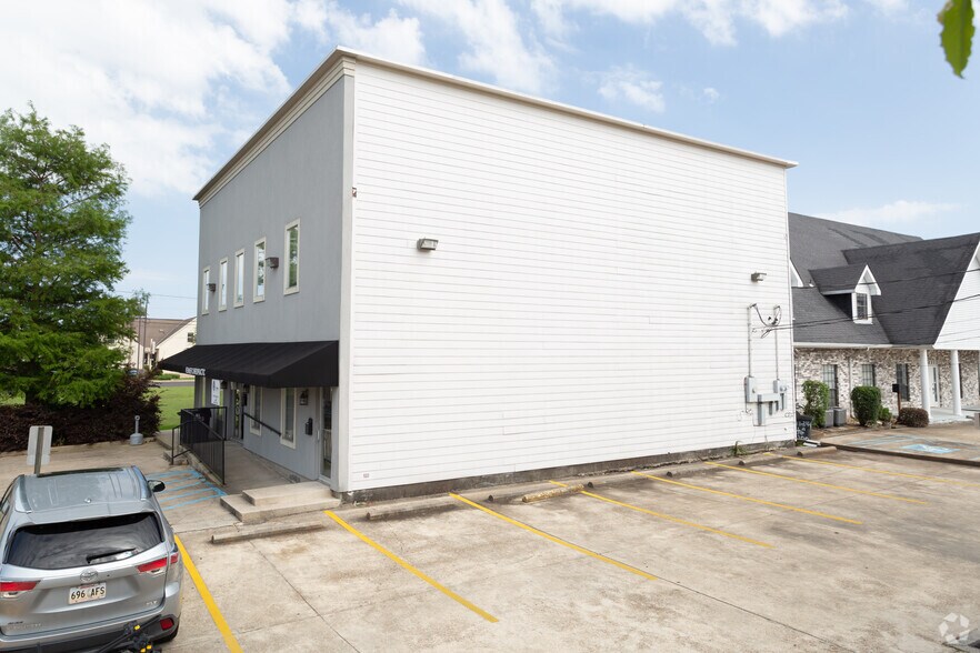 More Photos Of 2001 42nd St, Kenner Office For Lease