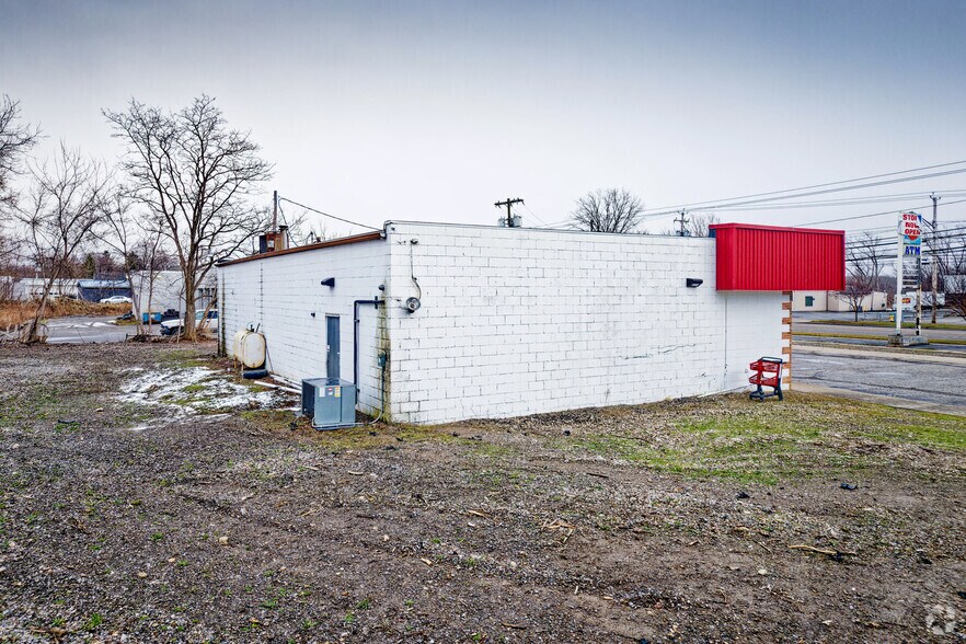 More Photos Of 629 E Main St, Batavia Convenience Store For Sale