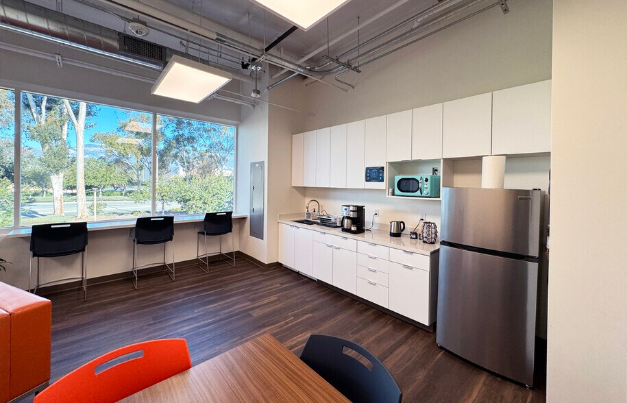 More Photos Of 125 Cremona Dr, Goleta Flex For Sale