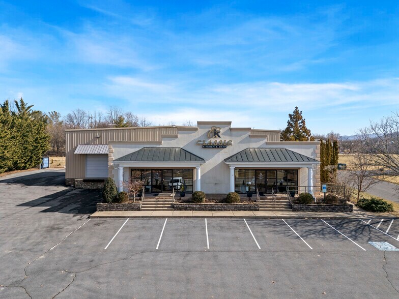 More Photos Of 1930 Deyerle Ave, Harrisonburg Freestanding For Sale