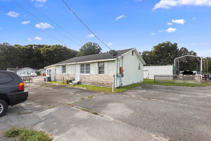 More Photos Of 2480 N Woodland Blvd, Deland Flex For Sale