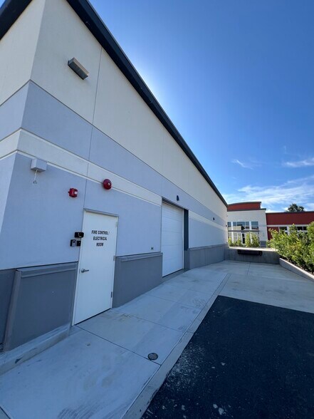 More Photos Of 6101-6151 Pacific St, Rocklin Unknown For Lease