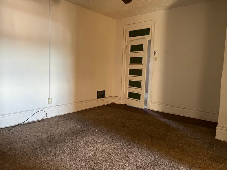 More Photos Of 2208 Woodstock Ave, Pittsburgh Specialty For Sale