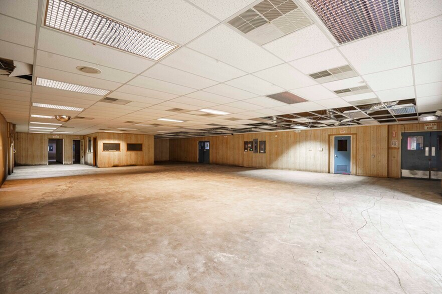 More Photos Of 1310 S Commerce St, Harlingen Office For Sale