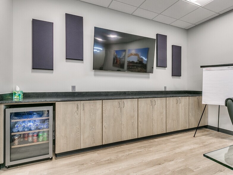 More Photos Of 8890 S Sunnylane Rd, Oklahoma City Flex For Sale