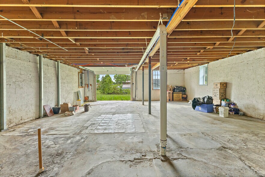 More Photos Of 6279 Blue Springs Pky, Mosheim Freestanding For Sale