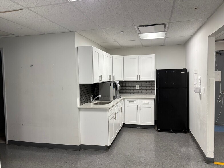 More Photos Of 11020 Flatlands Ave, Brooklyn Storefront For Lease