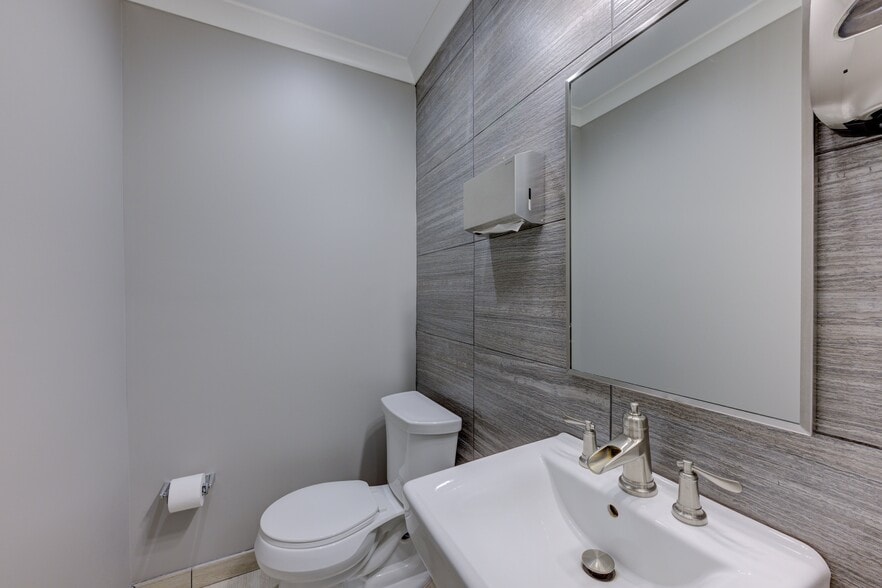 More Photos Of 1608 Taylor St, Columbia Freestanding For Lease