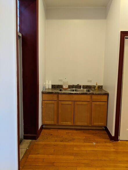 More Photos Of 2101-2107 N Pulaski Rd, Chicago Apartments For Lease