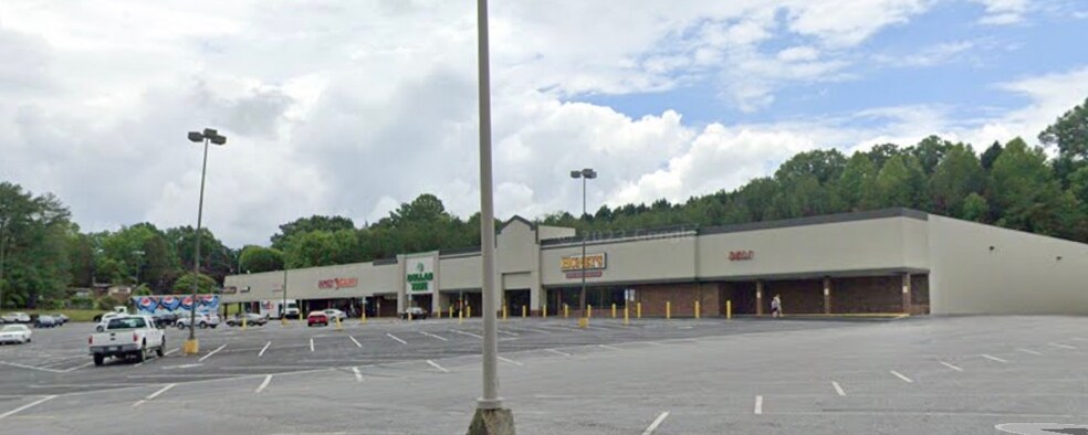 More Photos Of 411-425 W A St, Newton Freestanding For Lease