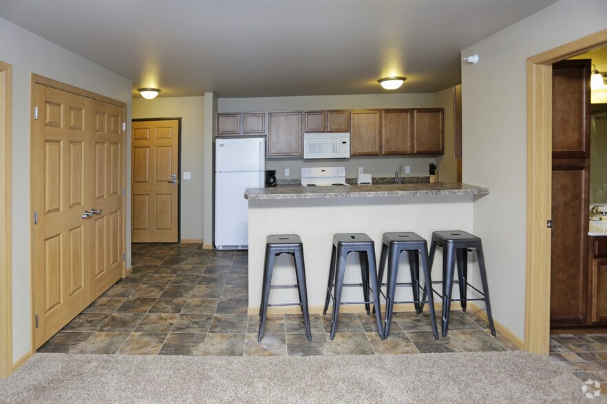 More Photos Of 1002 Elm St NE, Tioga Apartments For Lease