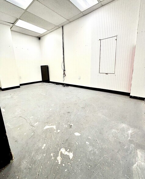 More Photos Of 842 W Main St, New Britain Freestanding For Lease