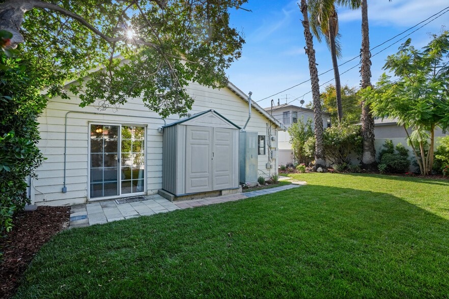 More Photos Of 5438-5440 Colfax Ave, Valley Village Apartments For Sale