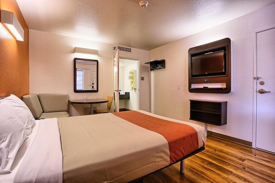 More Photos Of 1368 N McDowell Blvd, Petaluma Hotel For Sale