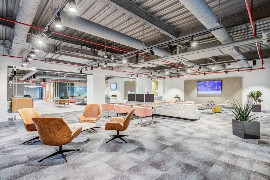 More Photos Of 200 N Broadway, Saint Louis Office For Lease