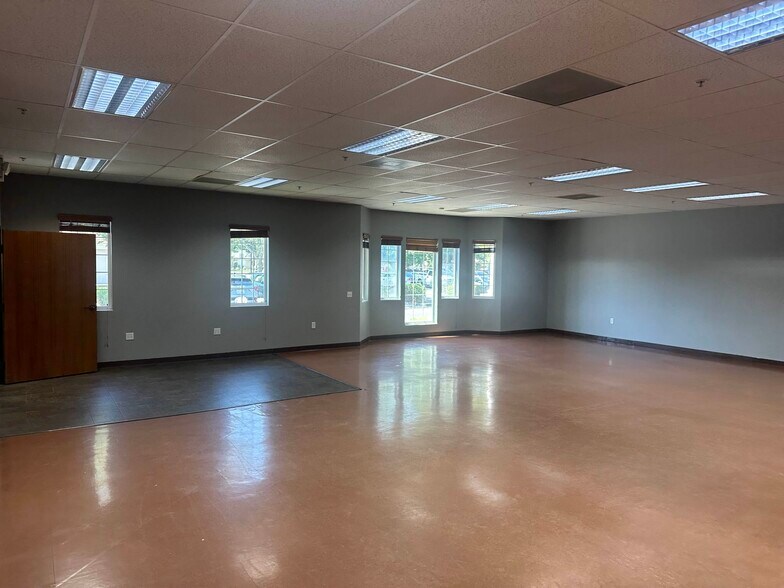 More Photos Of 953-959 E Monte Vista Ave, Turlock Office For Lease