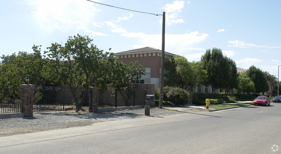 More Photos Of 120 Guthrie Ln, Brentwood Health Club For Lease