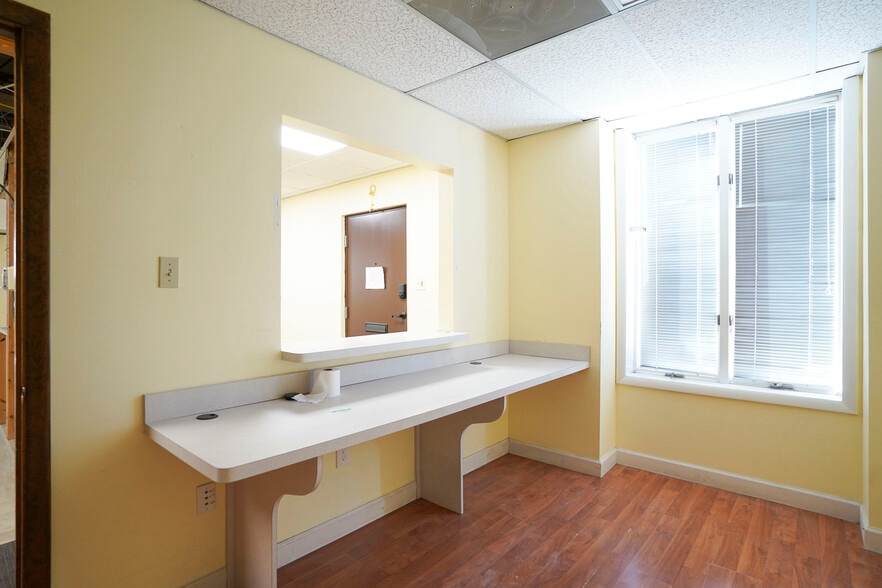 More Photos Of 102 Elden St, Herndon Medical For Sale