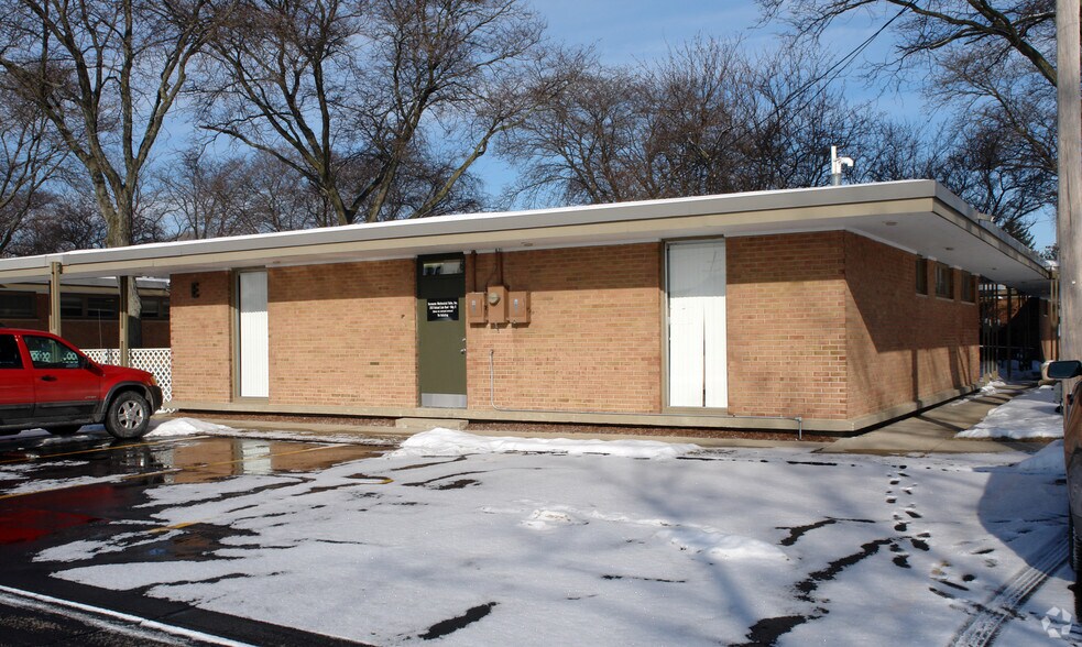 More Photos Of 23023 Orchard Lake Rd, Farmington Hills Unknown For Lease