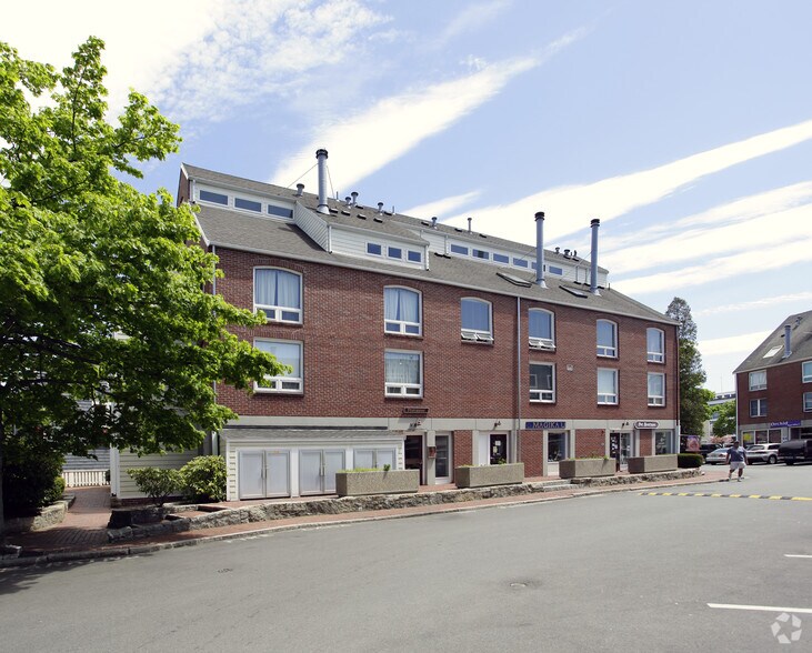 More Photos Of 70-102 Wharf St, Salem Apartments For Lease