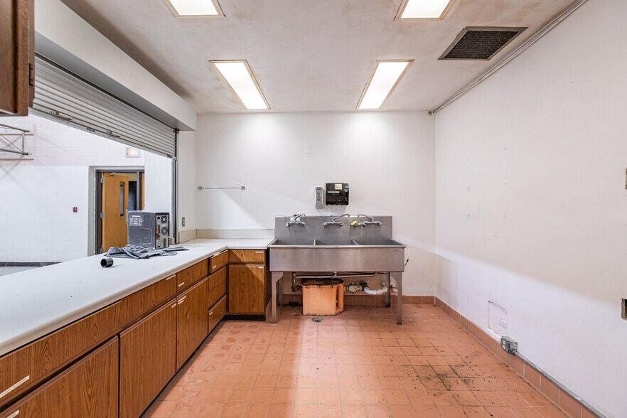 More Photos Of W7908 County Road Z, Onalaska Manufacturing For Sale