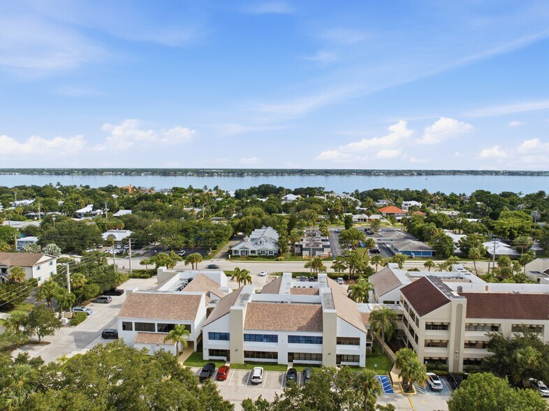 More Photos Of 900 SE Ocean Blvd, Stuart Medical For Sale