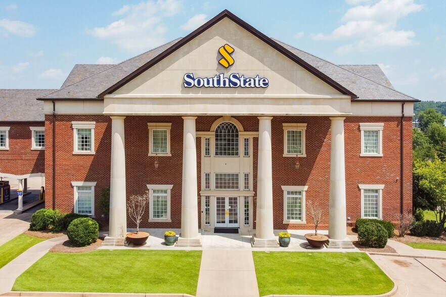 More Photos Of 820 Dixie St, Carrollton Bank For Lease