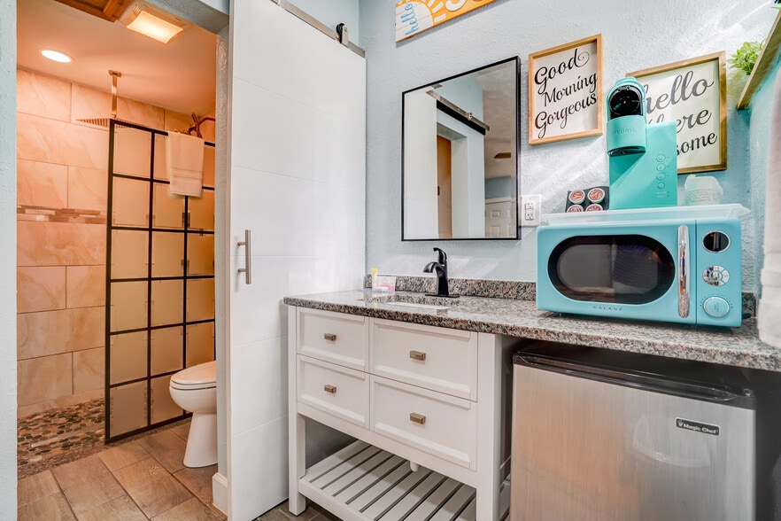 More Photos Of 2060 US Highway 27 N, Avon Park Hotel For Sale