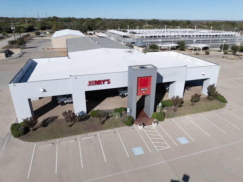 More Photos Of 3015 Fort Worth Hwy, Hudson Oaks Auto Dealership For Lease