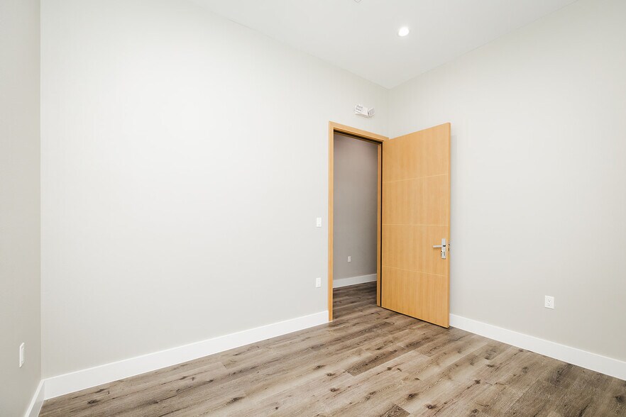 More Photos Of 8525 N Sam Houston Pkwy E, Humble Office For Sale