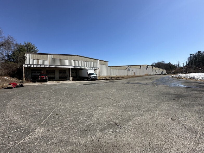 More Photos Of 24 Spring St, Florence Warehouse For Lease