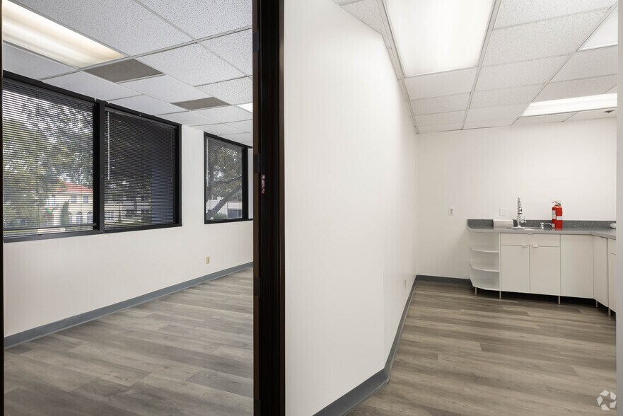 More Photos Of 18952 MacArthur Blvd, Irvine Office For Sale