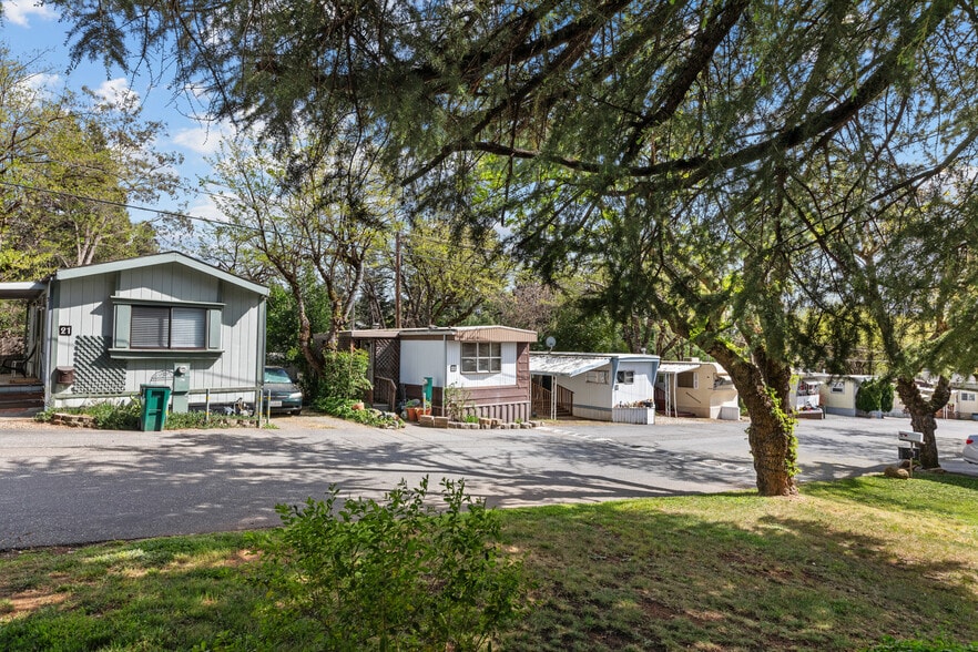 Primary Photo Of 639 Whiting St St, Grass Valley Manufactured Housing Mobile Home Park For Sale