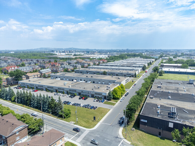 Primary Photo Of 2503 Rue Guénette, Saint-Laurent Flex For Lease